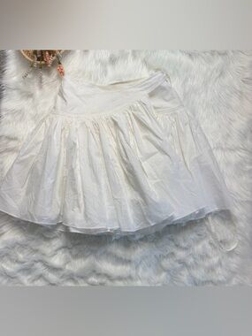 M-kae wrap short white skirt die XS New with tags